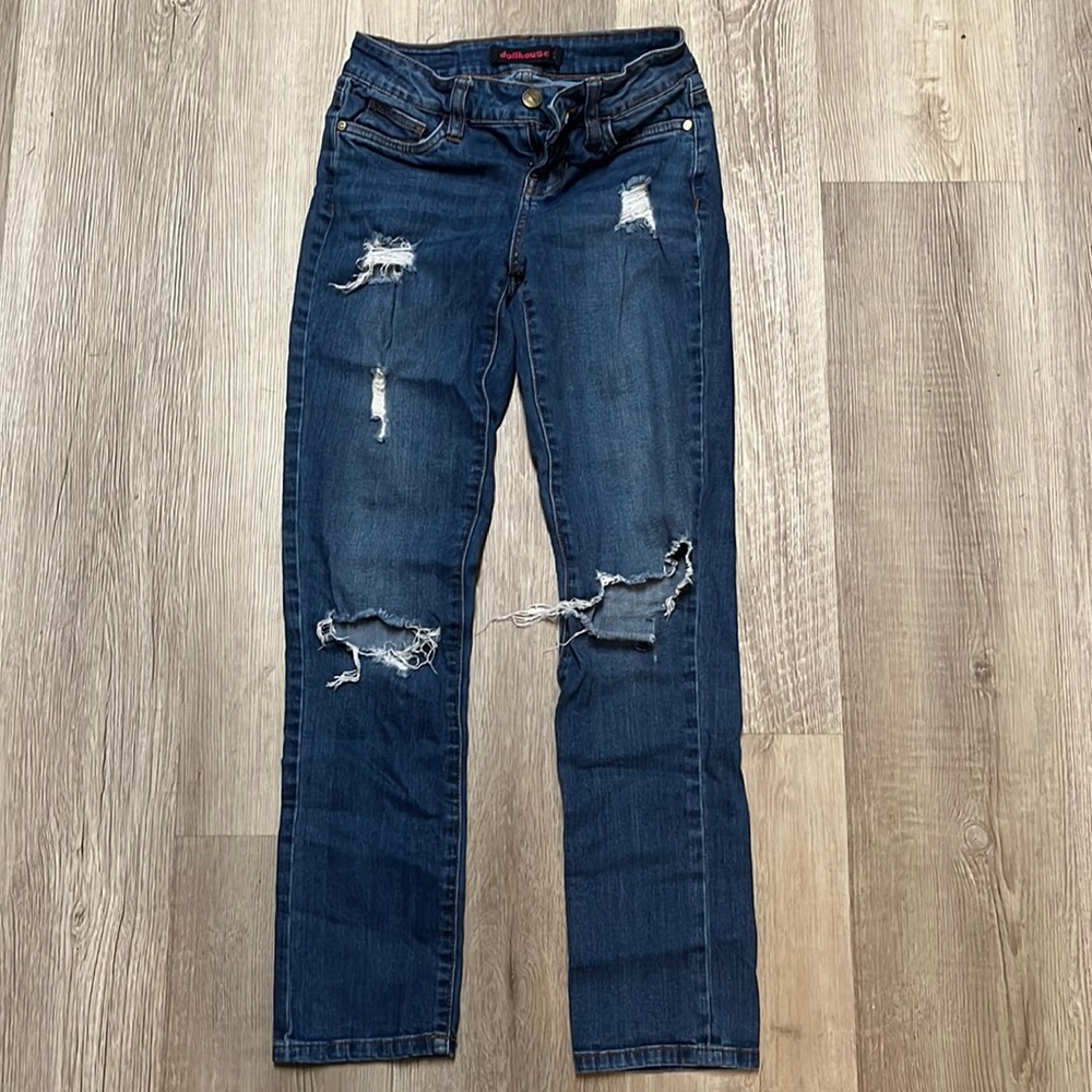 Mid waisted ripped jeans